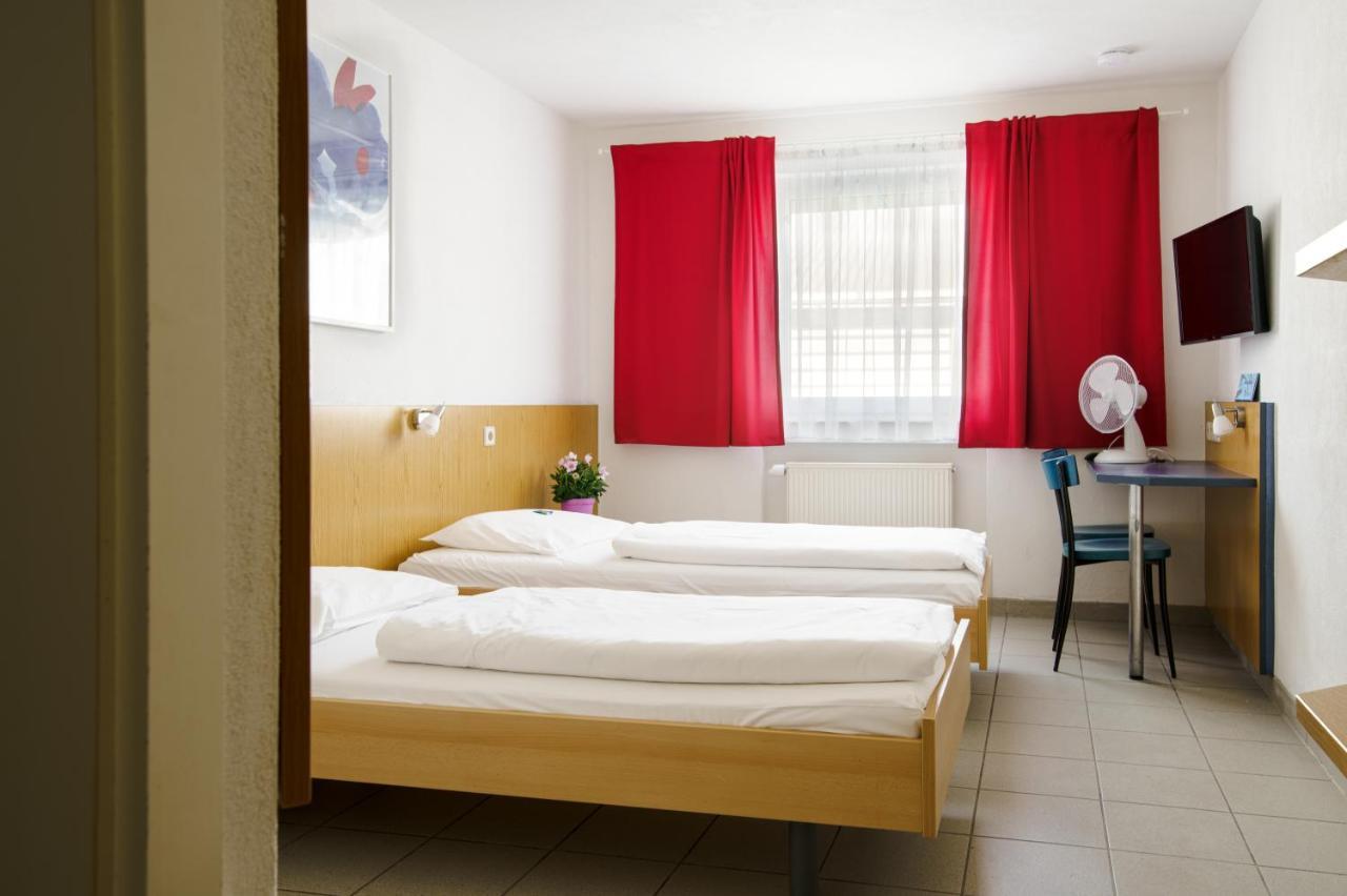 Motel Drei Koenig- Ihr Transithotel Heimsheim Exteriör bild